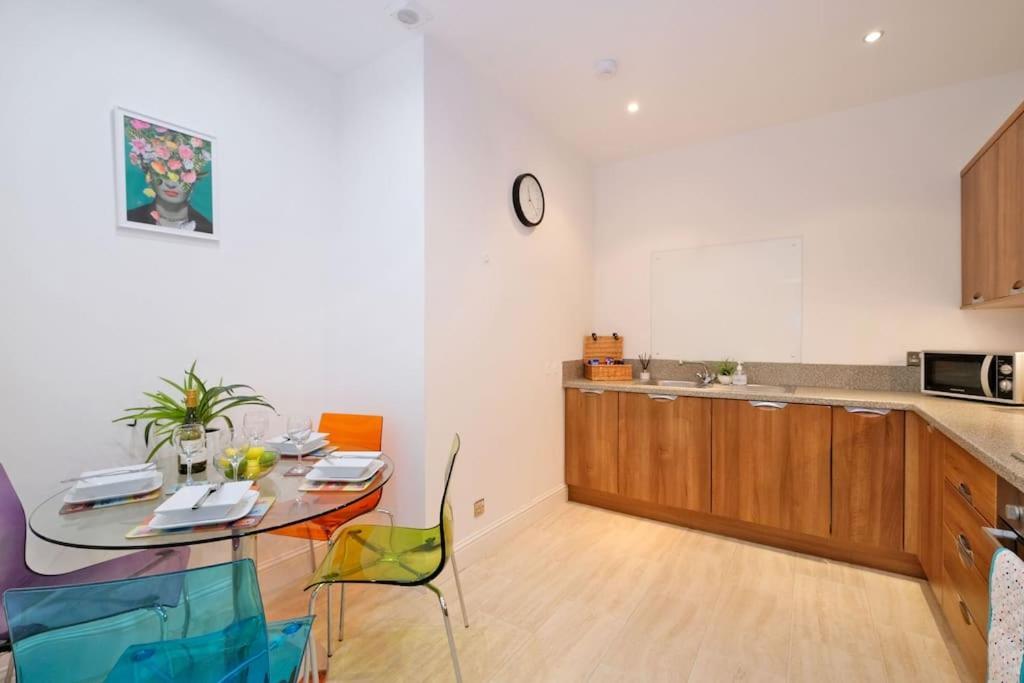 Modern & Spacious Apartment In City Centre アバディーン エクステリア 写真